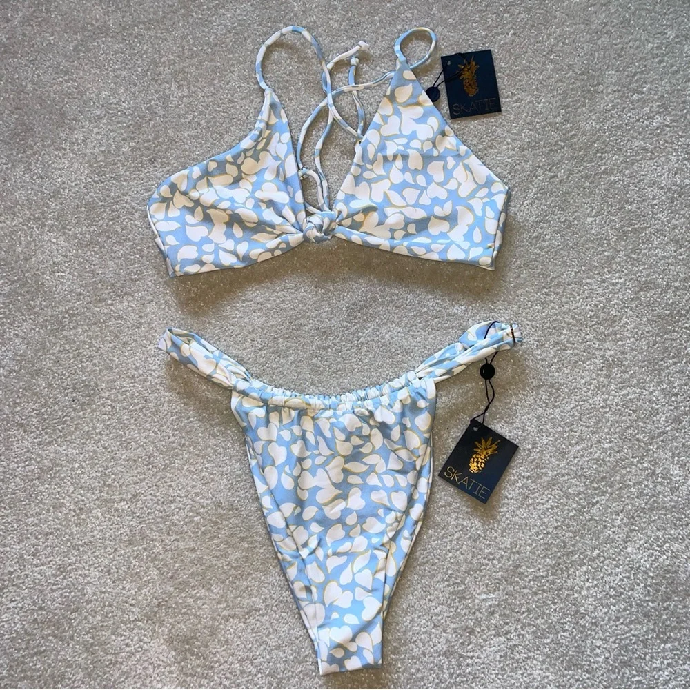 SKATIE Sarah top and Bobbi thick band bottom bikini set in Nantucket 🩵 - Picture 1 of 8